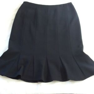 NWOT JOHNES NEW YORK FIT TO FLARE SKIRT